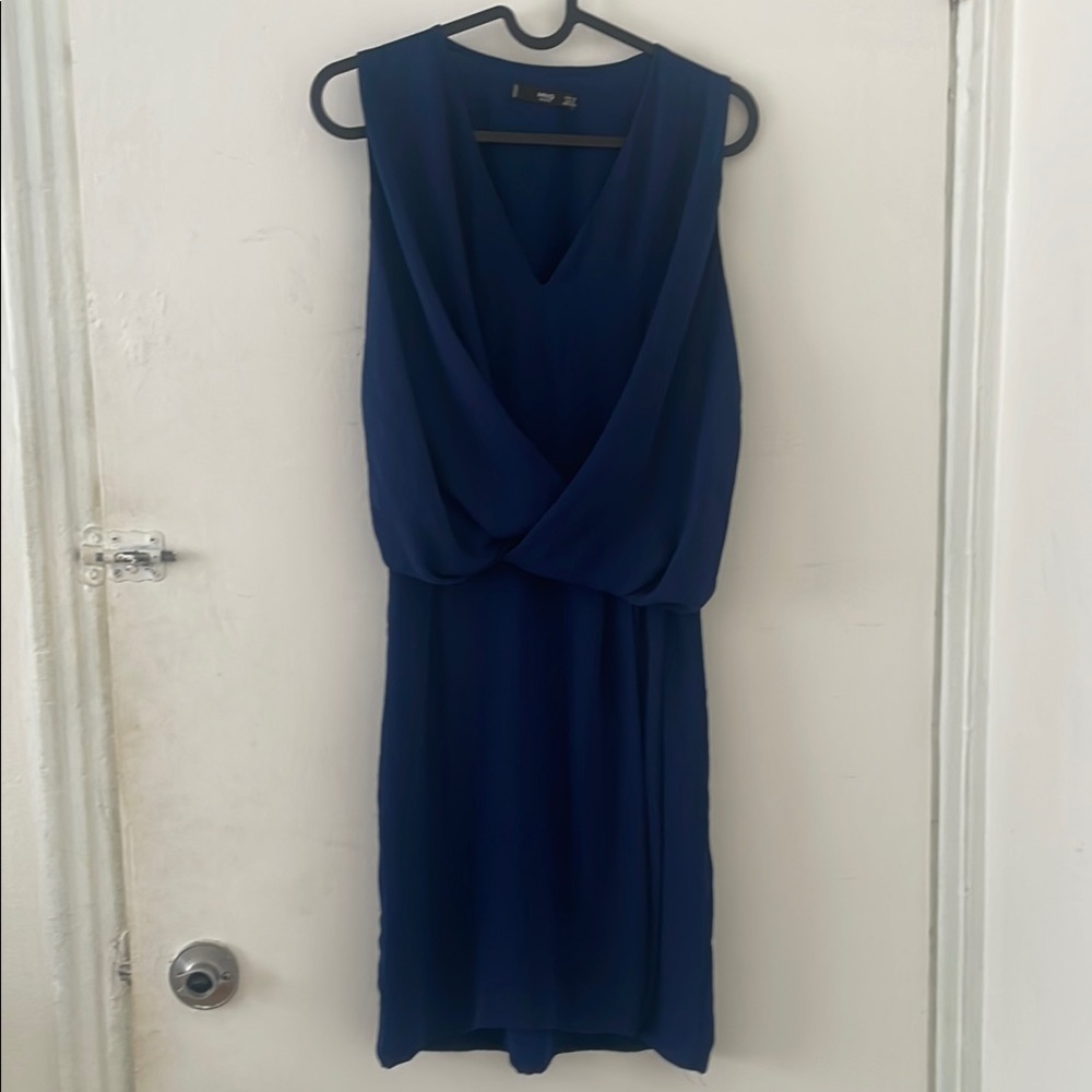 Elegant Navy Blue Sleeveless Dress